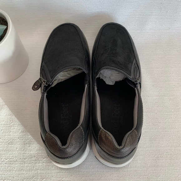 Aravon Pyper Black Leather Side Zip Comfort Slip On Sneakers Woman’s 9.5M - Picture 11 of 15